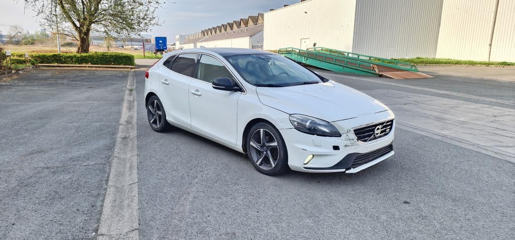 Volvo V40 1.6D R-design, Auto's, Volvo, Voorwielaandrijving, Euro 5, Zwart, 4 cilinders