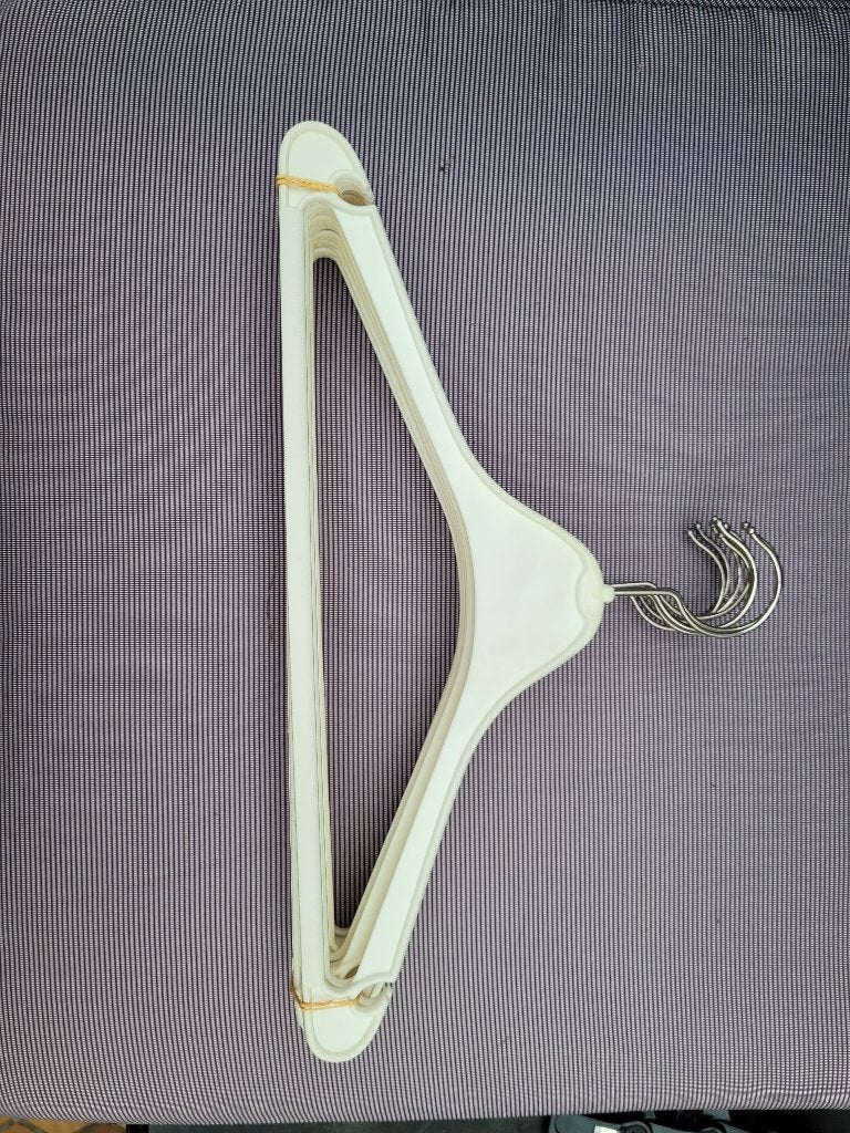 9 Kleerhangers Mondi wit, Kleding | Dames, Kledinghangers, Ophalen, Gebruikt, Kunststof, Volwassenen