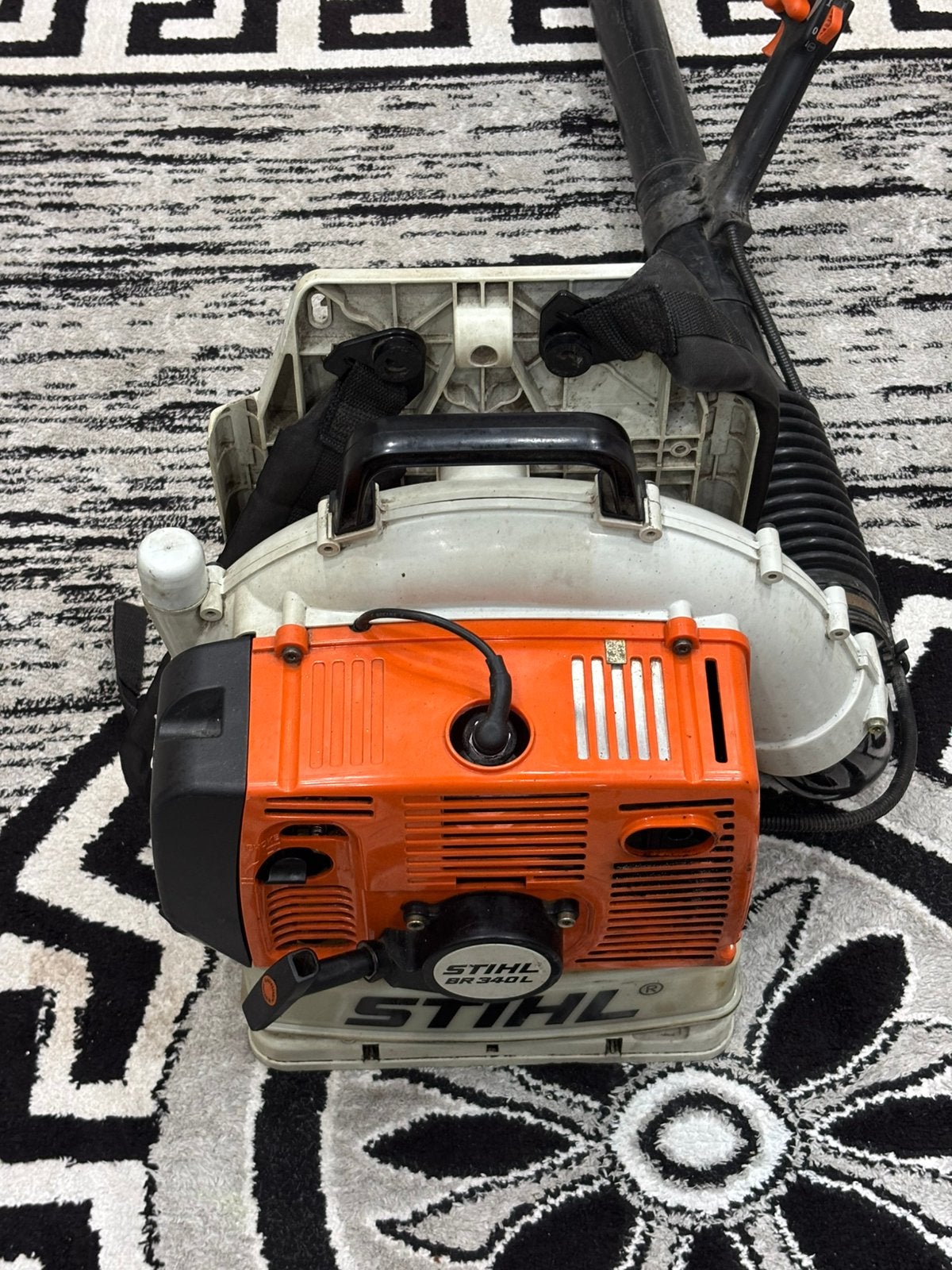 Stihl BR 340L bladblazer benzine, Tuin en Terras, Bladblazers, Ophalen, Zo goed als nieuw, Benzine, Ruggedragen