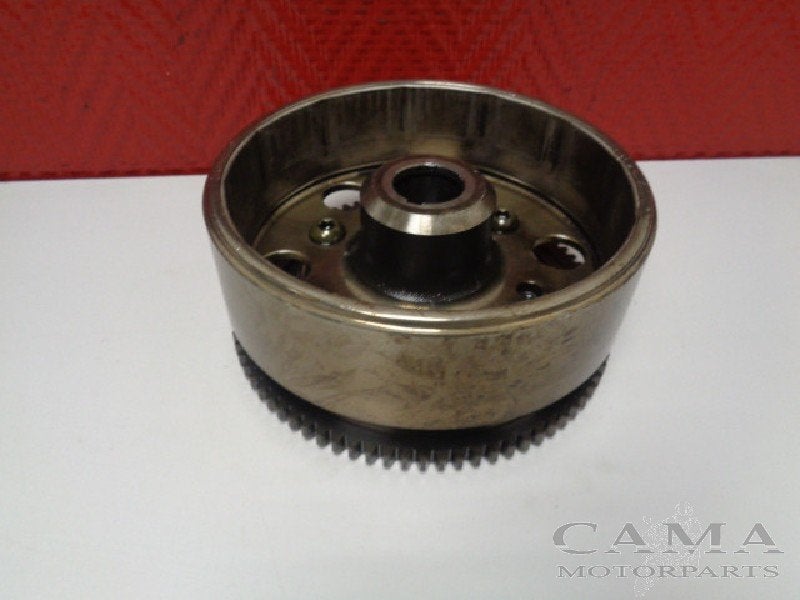 VOLANT MOTEUR Yamaha FJR 1300 2001-2002 (FJR1300 5JW), Dhr. S. di Majo, Utilisé, Info@cama-motorparts.nl, P.J. Troelstraweg 8 8
3144 CX  MAASSLUIS, NL