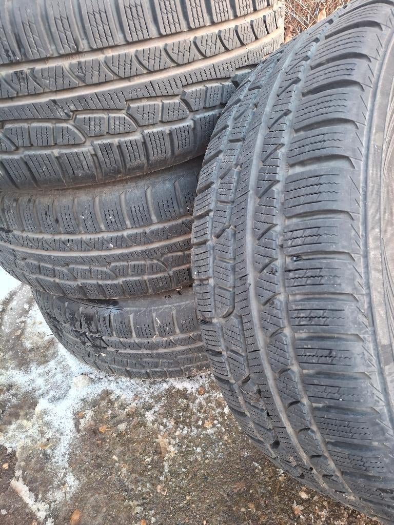 Auto, Auto-onderdelen, Banden en Velgen, Ophalen, Gebruikt, Winterbanden, 235 mm