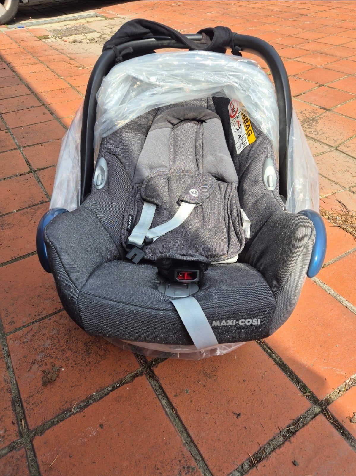 Poussette MAXI COSI + Maxi cosi Voiture + isofix GRATUIT, Enfants & Bébés, Enlèvement, Isofix