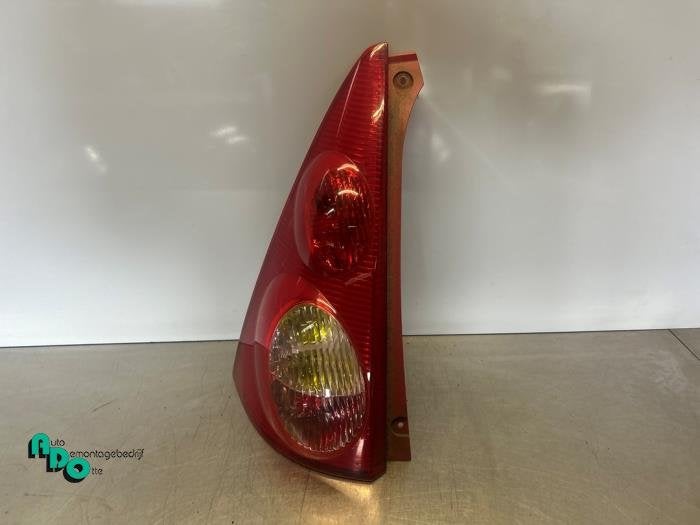 Achterlicht links van een Peugeot 107 (107 05-), Gebruikt, -, -, Ophalen of Verzenden