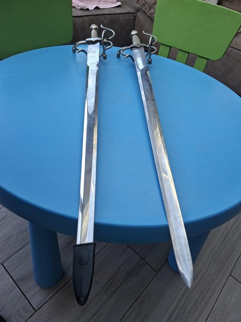 Zwaarden, Antiek en Kunst, Ophalen