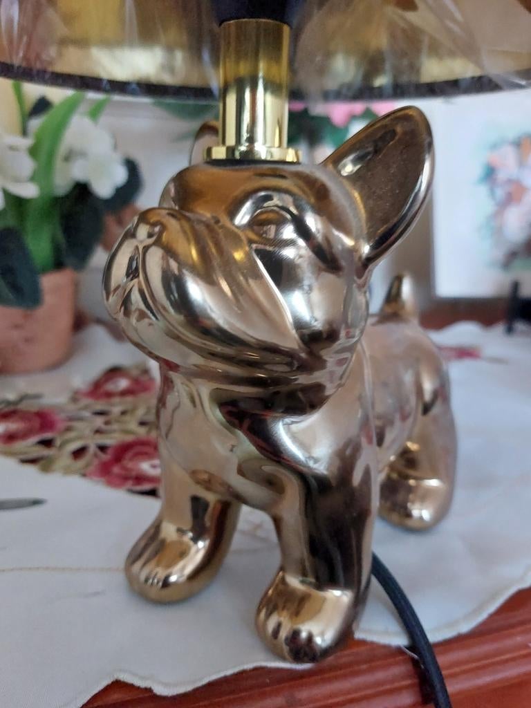 Lampe bouledogue français doré, Enlèvement