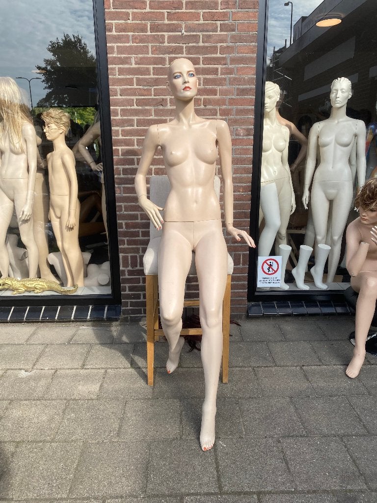 Mannequin Hindsgaul « ANGIE » assis, Enlèvement ou Envoi