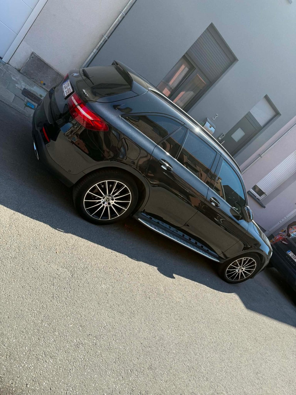 Mercedes-Benz  Glc 220d, Auto's, Mercedes-Benz, Automaat, Monovolume, Euro 6, Zwart
