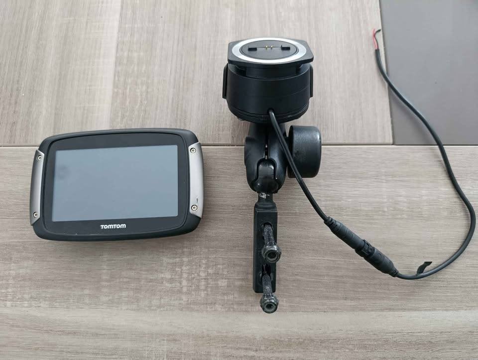 GPS moto TomTom Rider 450 + support alimenté RAM Mount, Motos, Enlèvement, Utilisé
