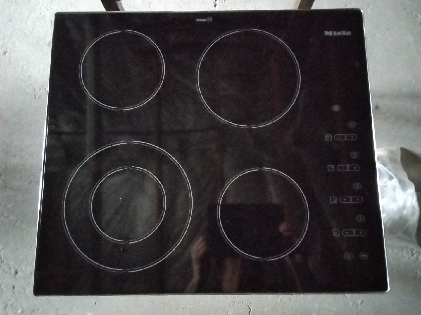 MIELE goed onderhouden keramische kookplaat., Electroménager, Tables de cuisson, Enlèvement, Utilisé, 5 zones de cuisson ou plus