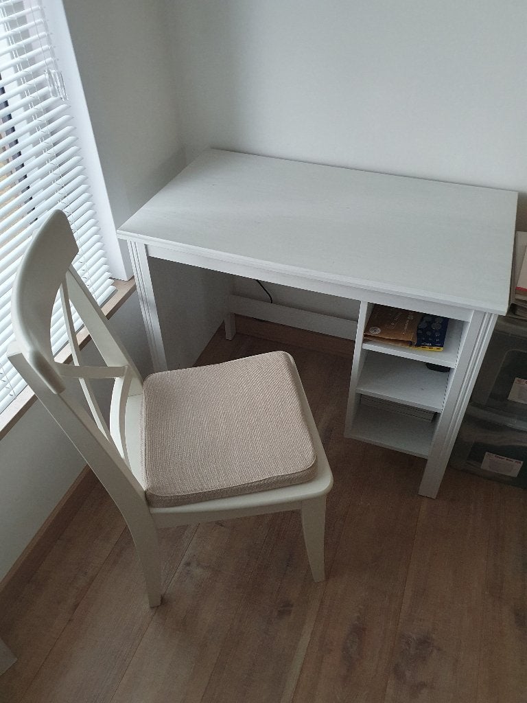 Houten bureautje + houten stoel met kussen, Ophalen, 90 cm, 52 cm, Zo goed als nieuw
