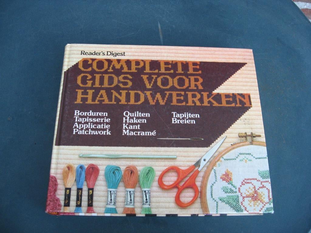 complete gids voor handwerken - Reader's Digest, Ophalen of Verzenden, Zo goed als nieuw