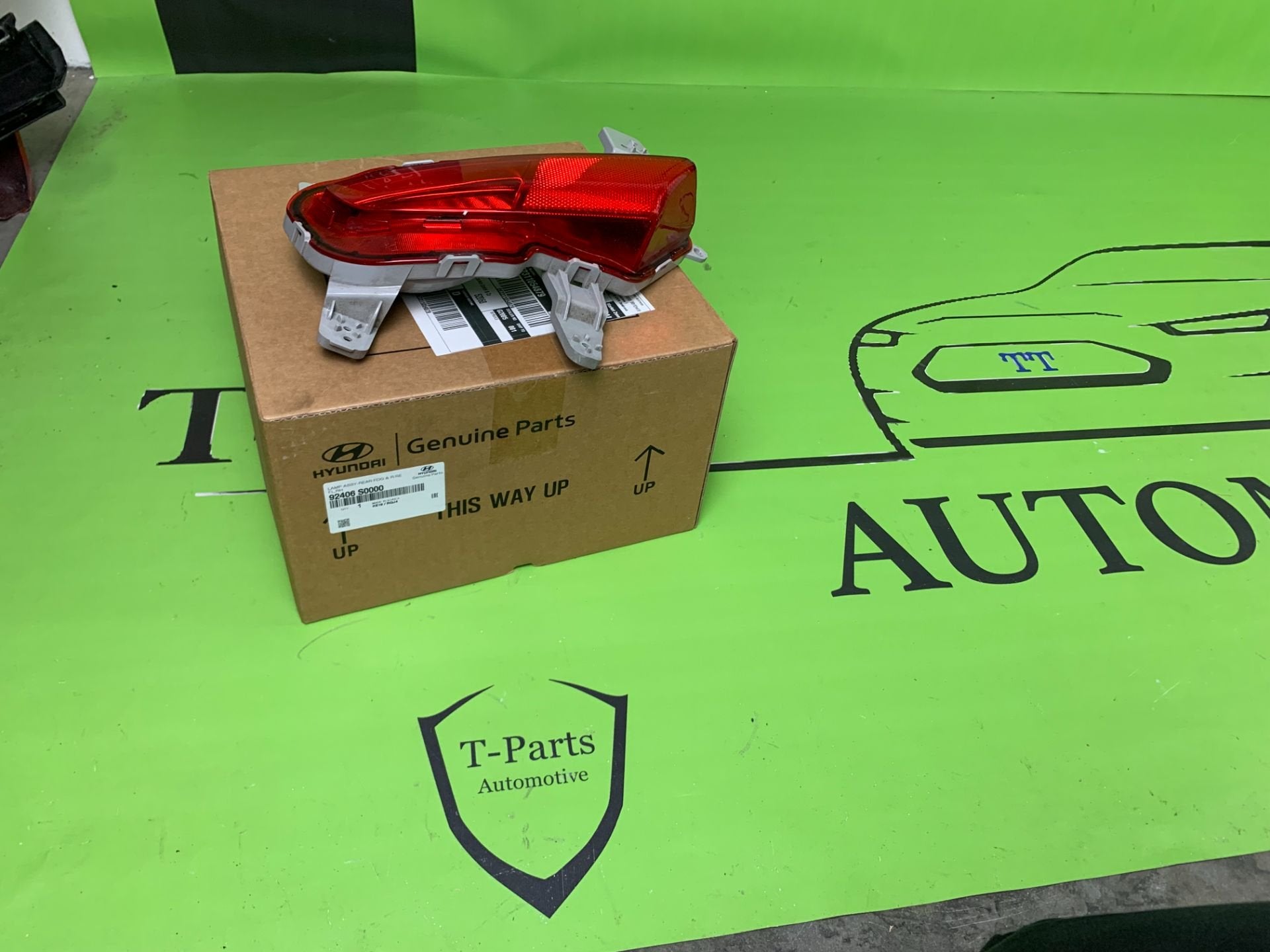 hyundai i30 mistlamp rechts 92406 S0000 achter 92406S0000, Info@fabrikant.eu, Hyundai, Fabrikantstraat 1
1000 AA  Amsterdam, Fabrikant BV