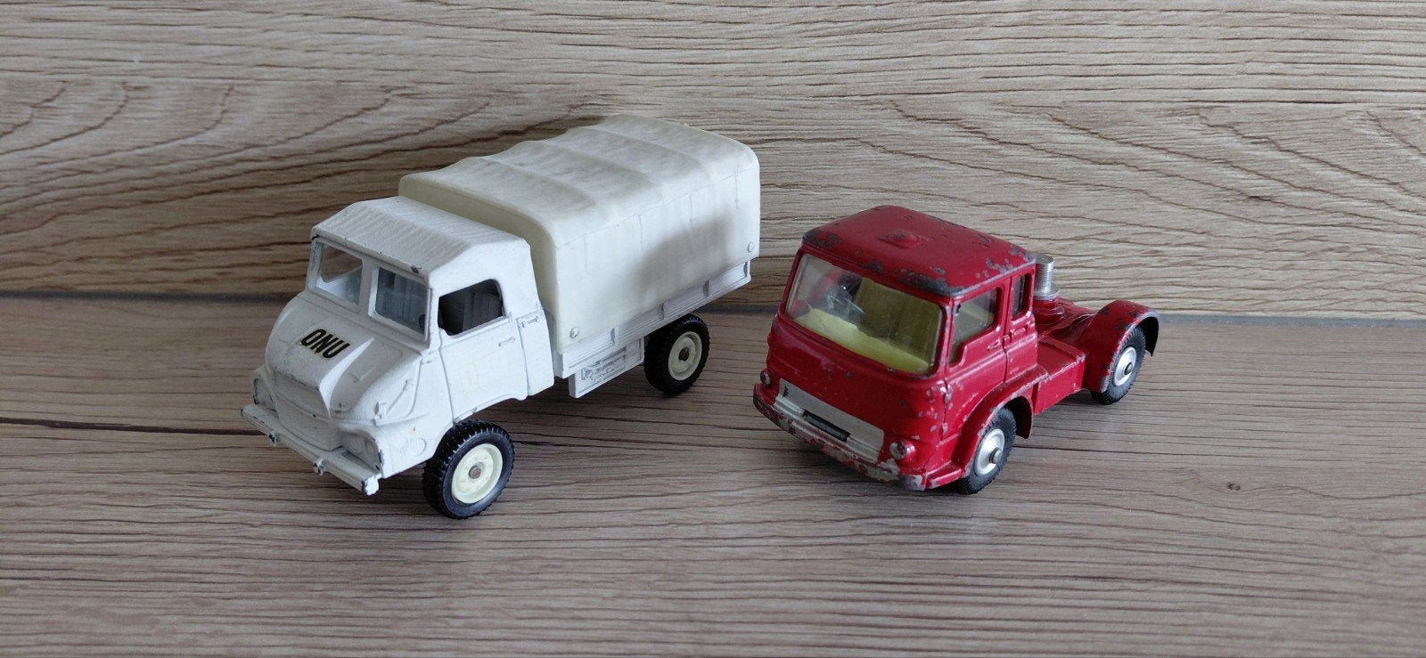 Tracteur Simca Unic S.U.M.B 4X4 ONU et Corgi Bedford, Enlèvement ou Envoi, Utilisé, Bus ou Camion, Corgi
