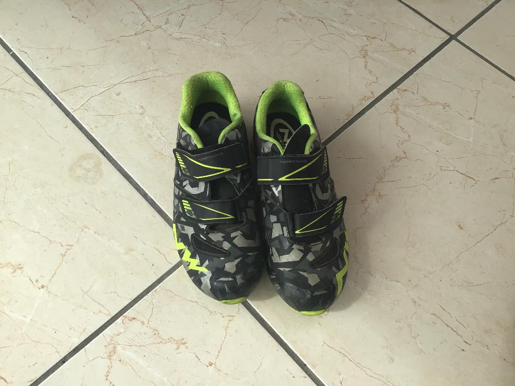 Mtb schoenen maat 36, Fietsen en Brommers, Fietsaccessoires | Fietskleding, Ophalen, Schoenen
