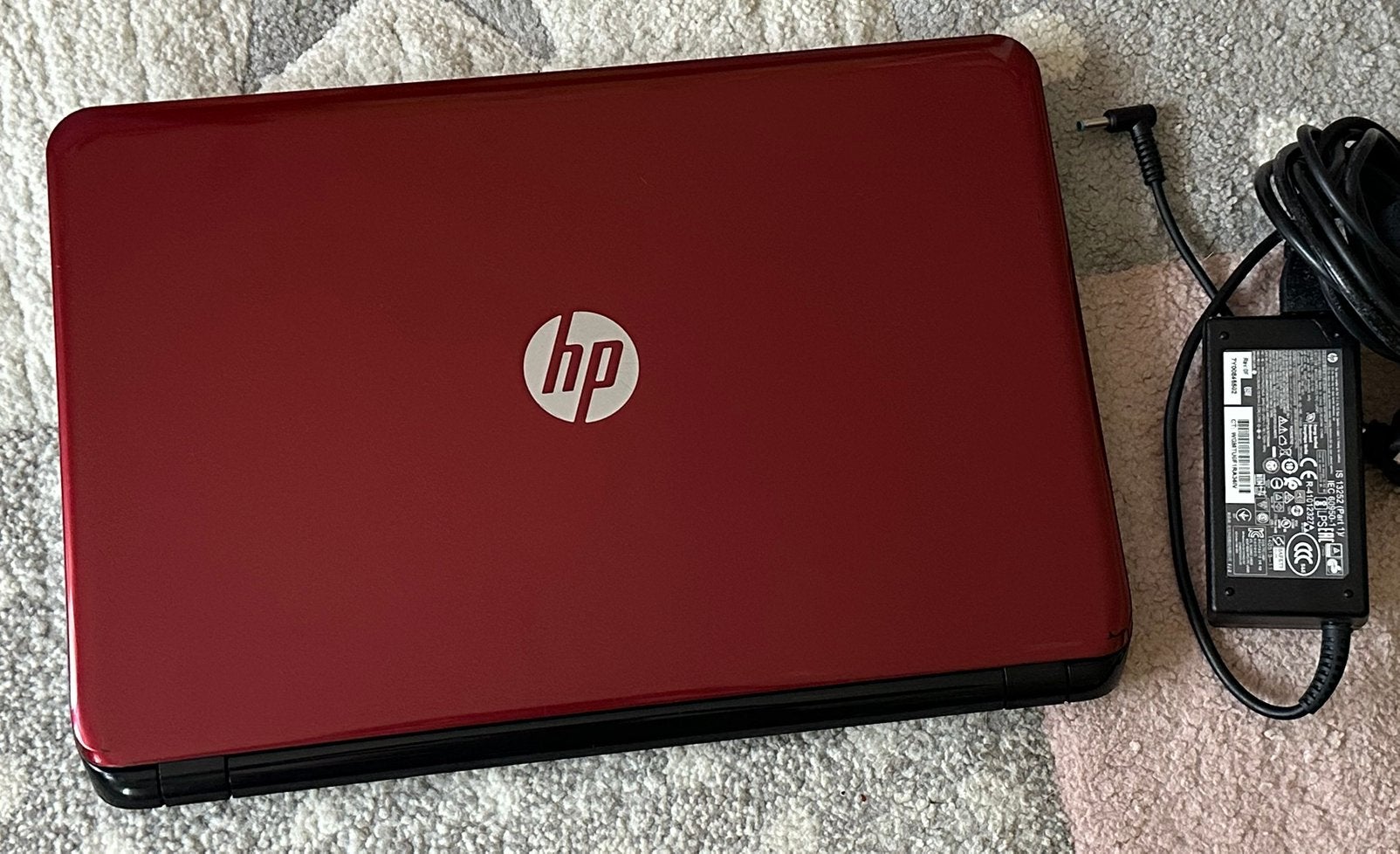 15.6”Hp/ i3-4005U/8gb ram/128gb ssd/Win 11/Office/, Computers en Software, Laptop-opladers, Ophalen, Zo goed als nieuw