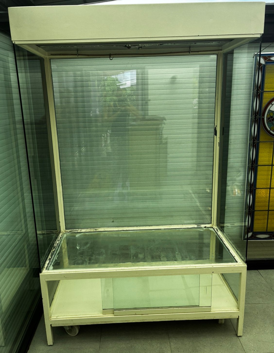 Glazen kast met schuifdeuren, Ophalen, Gebruikt, 100 tot 150 cm, Glas