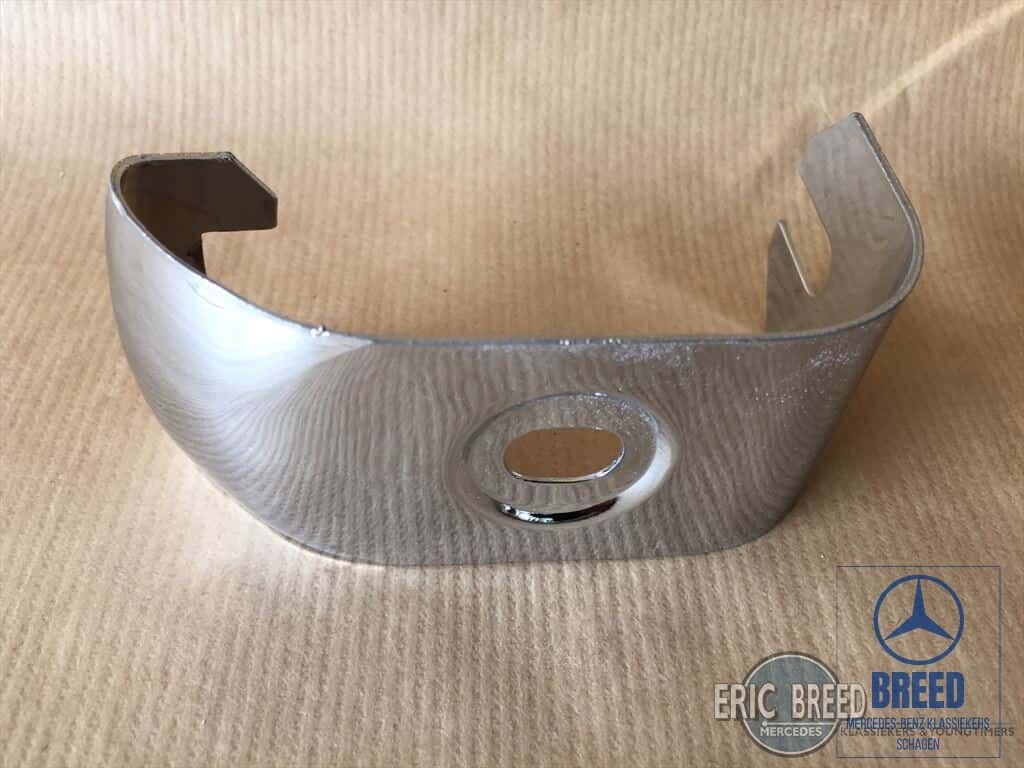 NOS afdekplaatje voorbumper Mercedes W114 W115 (/8) RP, -, Nieuw, Ophalen of Verzenden, Bumper