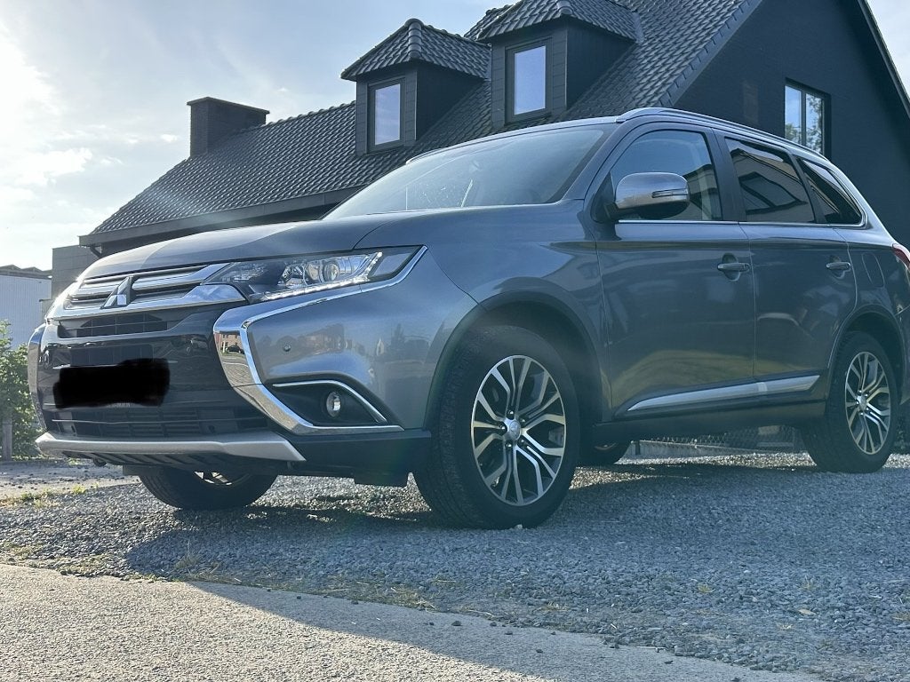 Outlander 2.2 DI-D 4WD *7plaats*Slechts 33000 km*Camera*GPS*, Automaat, 7 zetels, Leder, Diesel