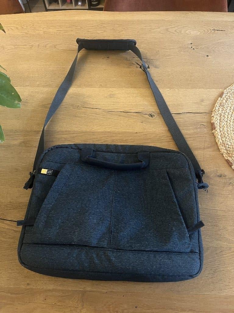 Handige laptoptas van Case Logic te koop!, Ophalen, Zo goed als nieuw, Case Logic, Schouderband