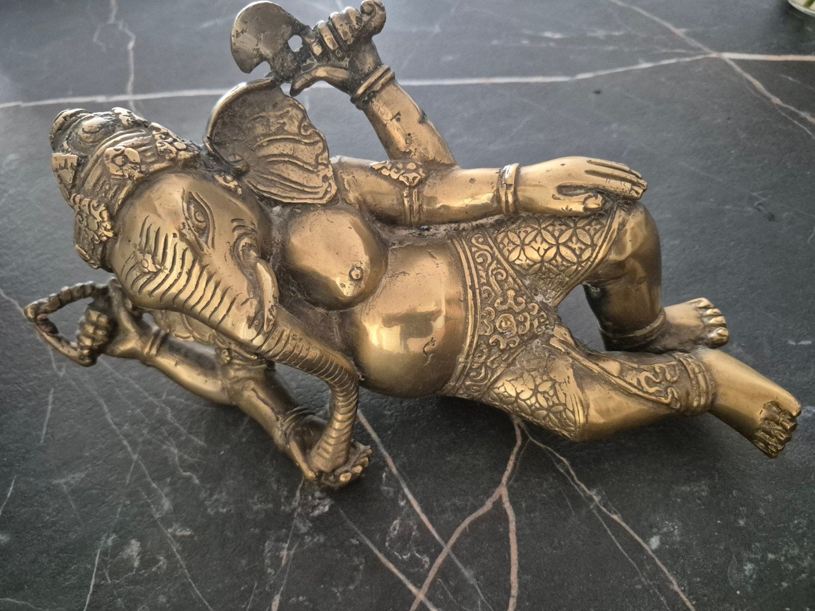 Statue de Ganesha couché, Enlèvement ou Envoi