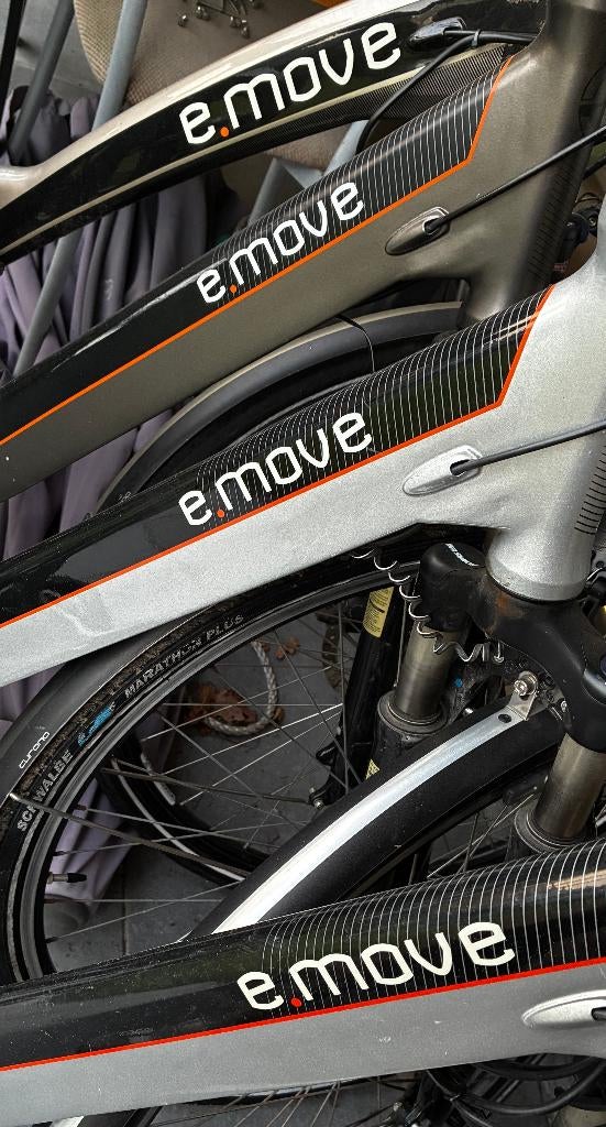 e move alle onderdelen opladers, batt revisie, display enz, Ophalen of Verzenden, Zo goed als nieuw, 50 km per accu of meer, Overige merken
