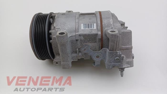 Pompe clim d'un Peugeot 208, -, 3 mois de garantie, Utilisé, -