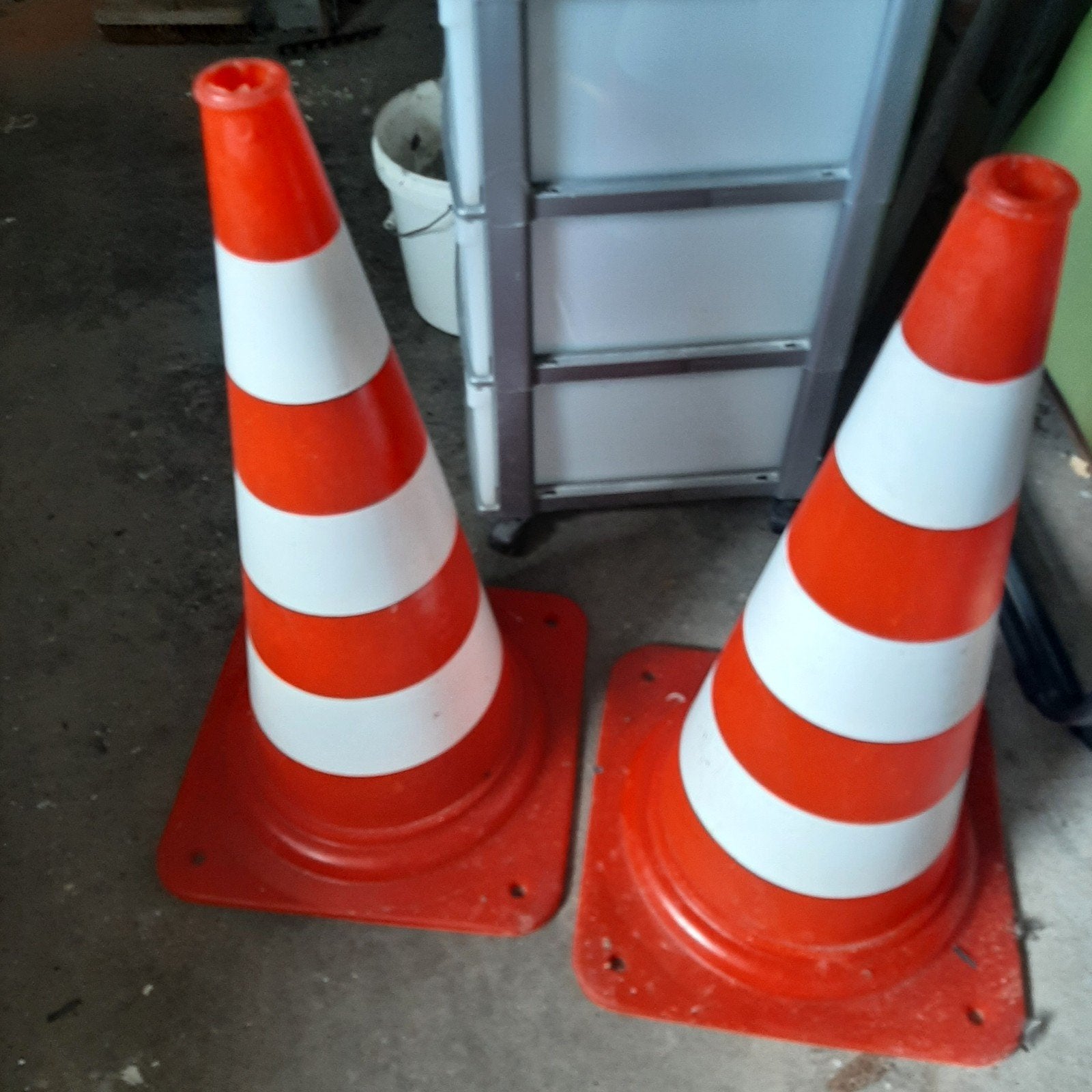 2 signalisatie torens, Ophalen