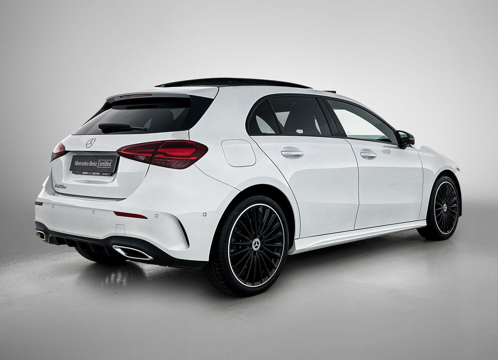 Mercedes-Benz A-Klasse 250 e Hatchback AMG Line | Panoramisc, Auto's, Mercedes-Benz, Stof, Gebruikt, 4 cilinders, 16 kWh