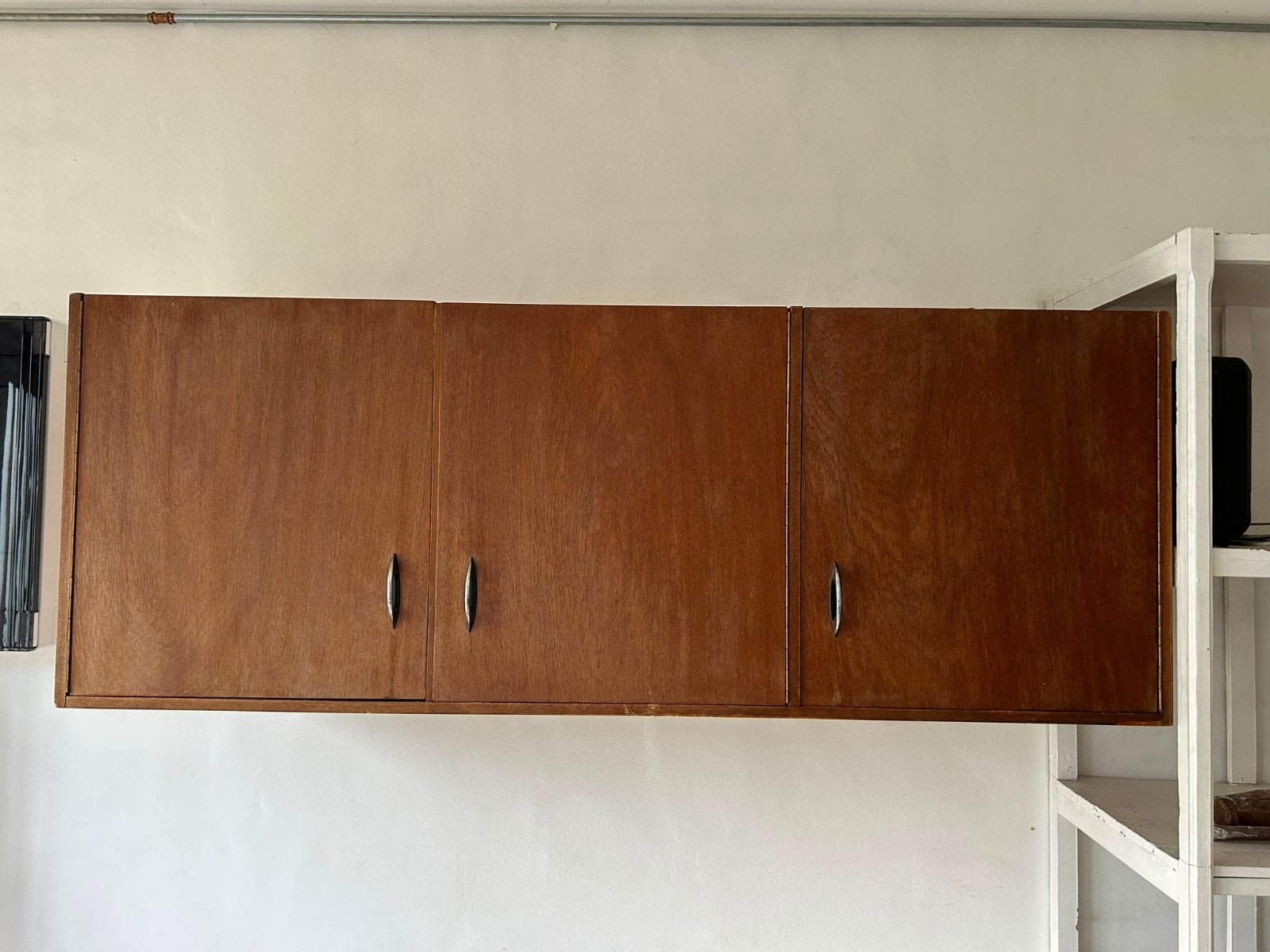 houten wandkast, Ophalen