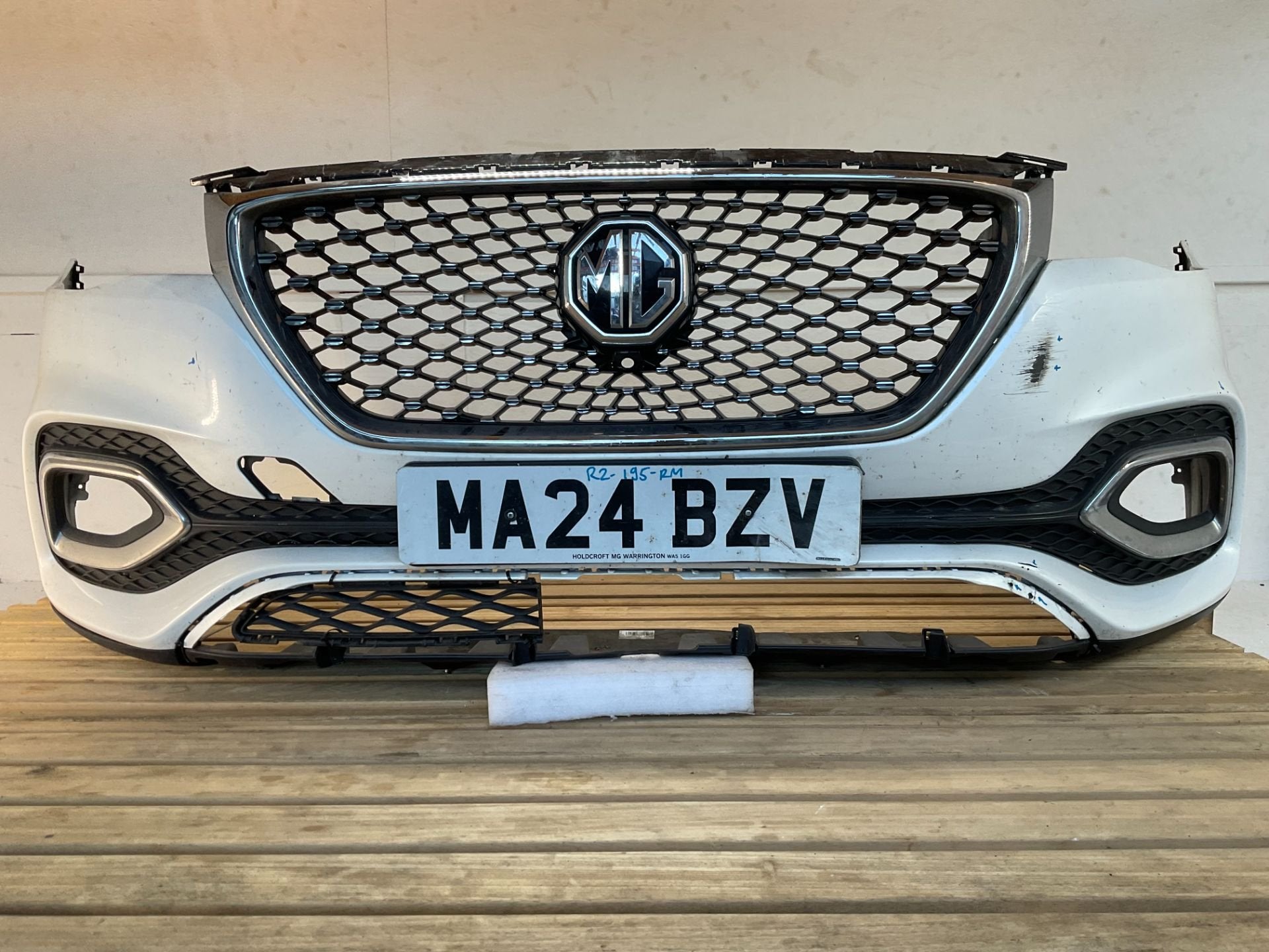Pare-chocs avant MG HS 18-21 SUV P10021135 R2-195RM, Pare-chocs, Utilisé, SAIC Motor UK Technical Centre Limited, MG