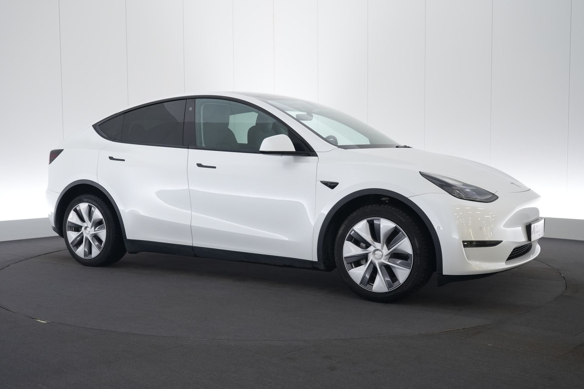 (2CDJ714) TESLA MODEL Y, Autos, Cuir, Achat, Entreprise, Carnet d'entretien