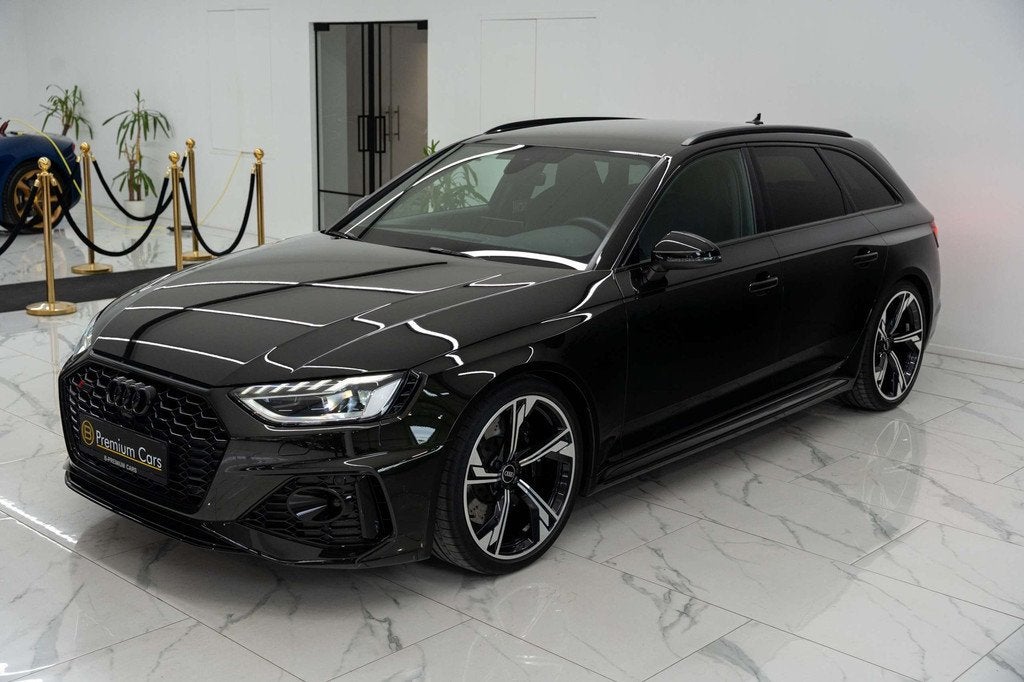 Audi RS4 Avant Quattro Exclusive! Dark Olive Green! Lichte v, Auto's, Automaat, Gebruikt, Zwart, Bedrijf