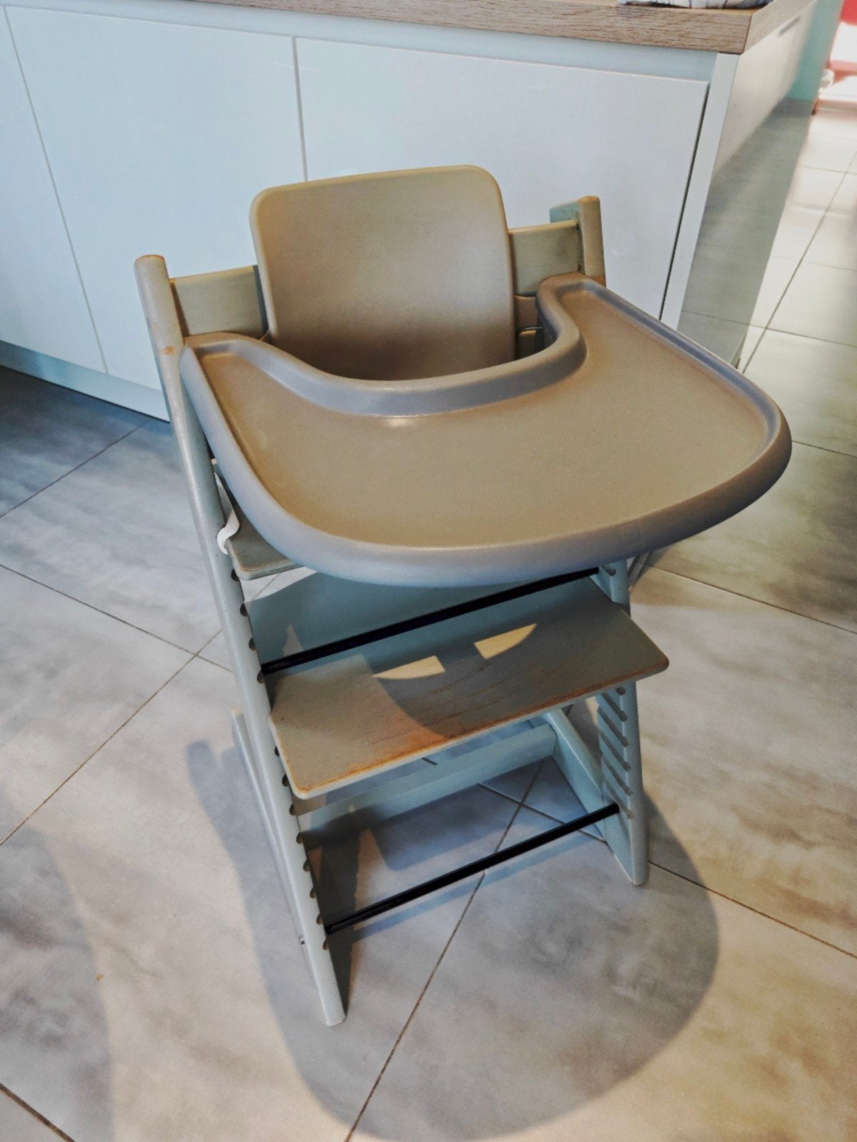 Stokke Tripp Trapp kinderstoel + Baby Set + tray, Kinderen en Baby's, Ophalen, Gebruikt, Meegroeistoel, Aanschuifbaar