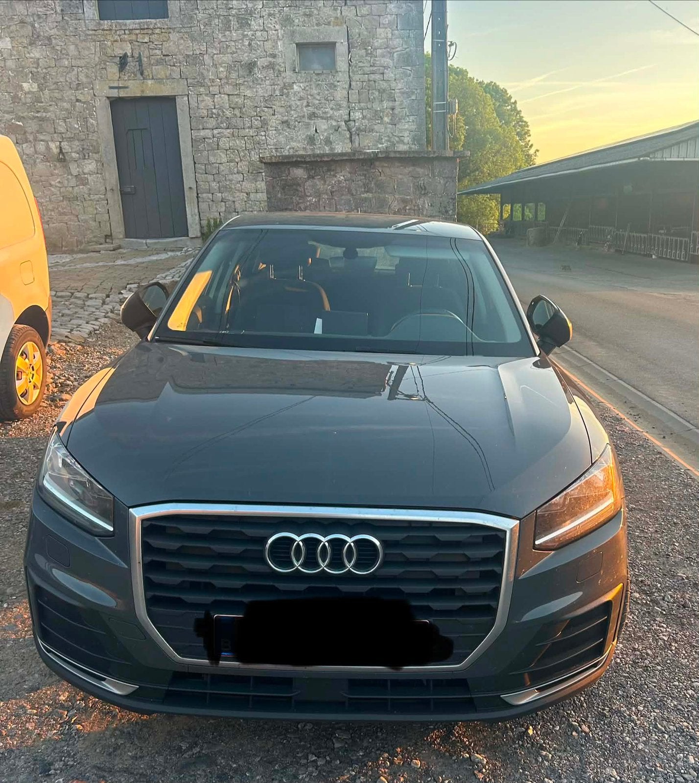 Audi q2, Autos, Argent ou Gris, Capteur de stationnement, Q2, Boîte manuelle