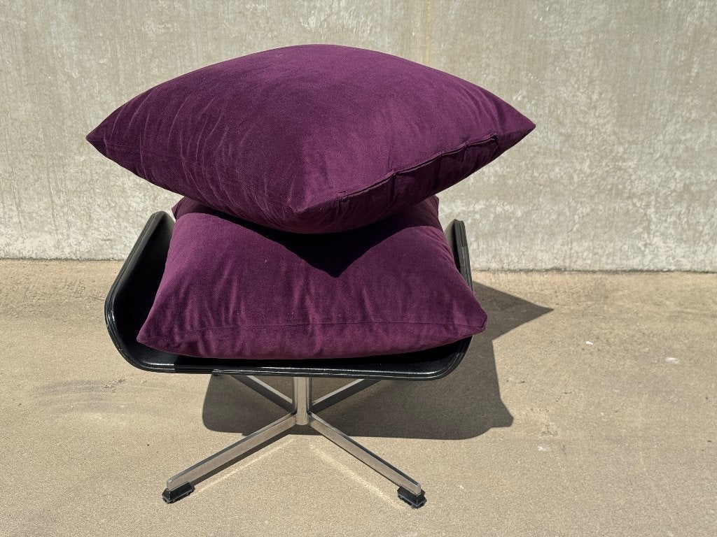1 ou 2 COUSSINS EN VELOURS | FLEXFORM | 55 X 55 CM | DUVET, Enlèvement ou Envoi, Coussin de lounge, Autres marques, Violet