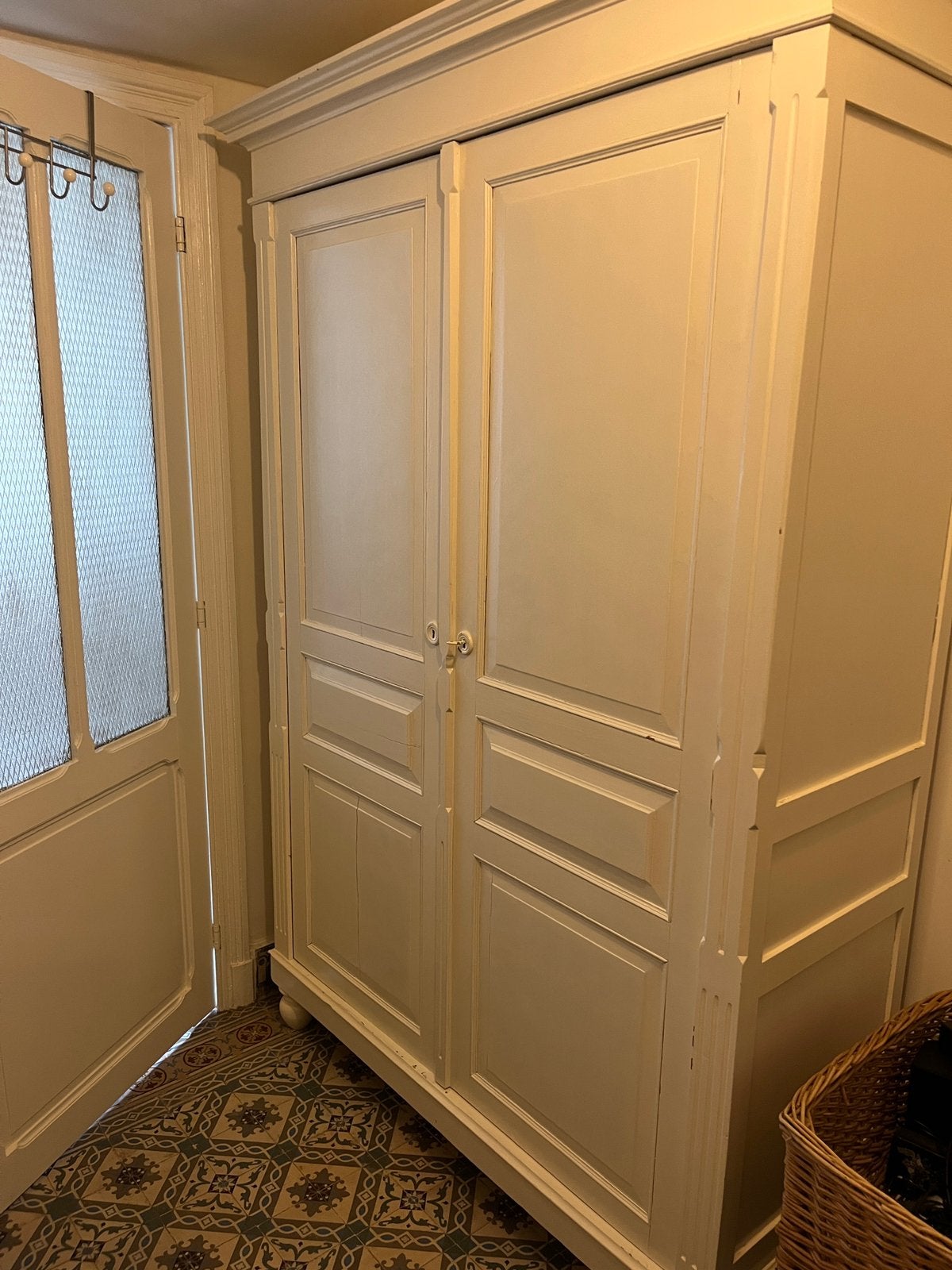 Magnifique garde-robe en bois massif, Maison & Meubles, Avec porte(s), 150 à 200 cm, Enlèvement, Utilisé