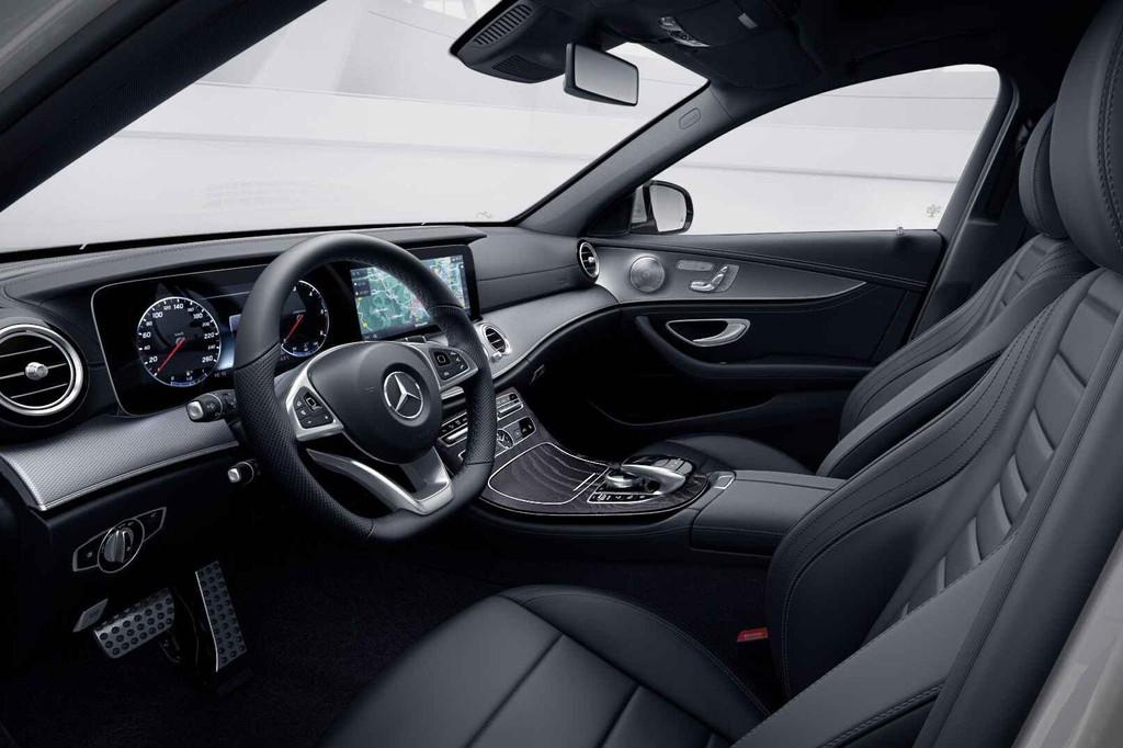 Mercedes-Benz E-Klasse Break E 200d Business Solution AMG Pa, Auto's, Mercedes-Benz, Automaat, Gebruikt, 4 cilinders, Wit