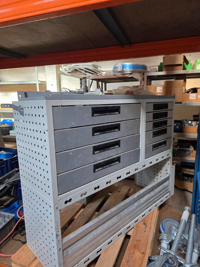 Avitech rek, Ophalen