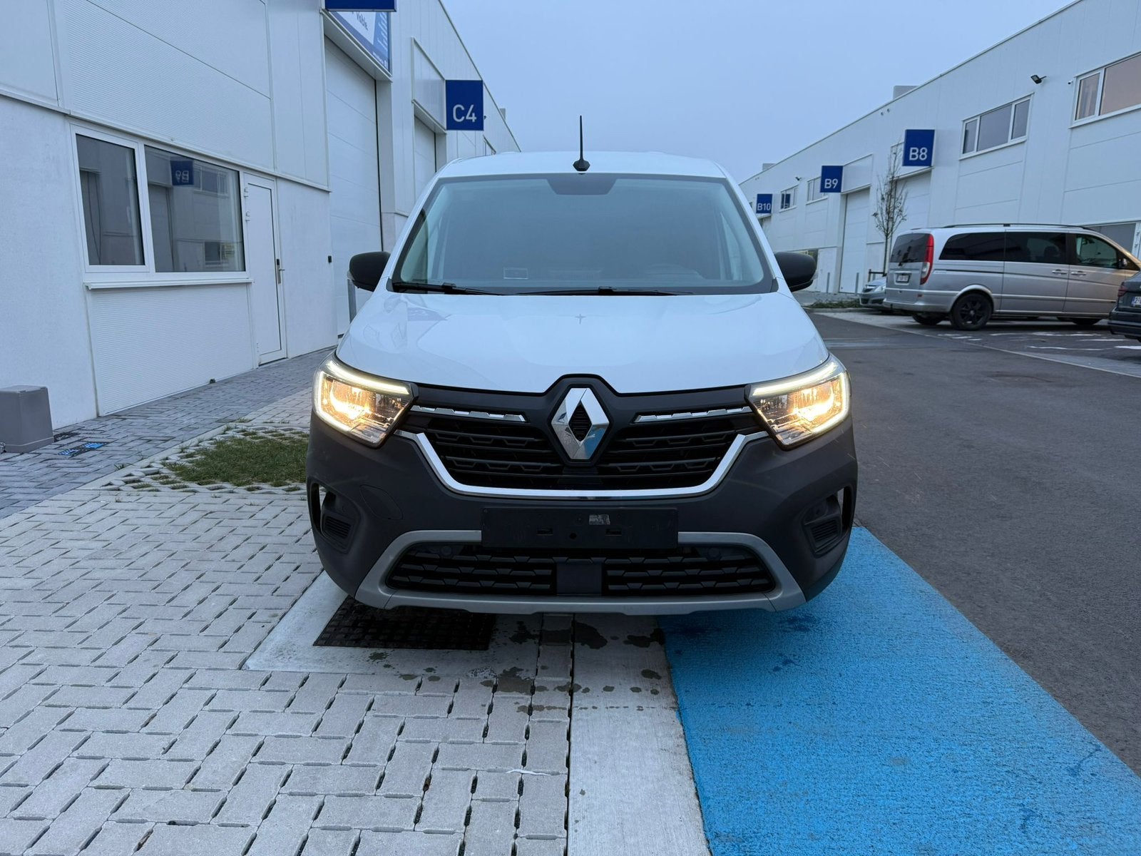 Renault Kangoo 1.5 Diesel 2024 Automaat 65.000 km, Stof, Euro 6, Renault, Wit