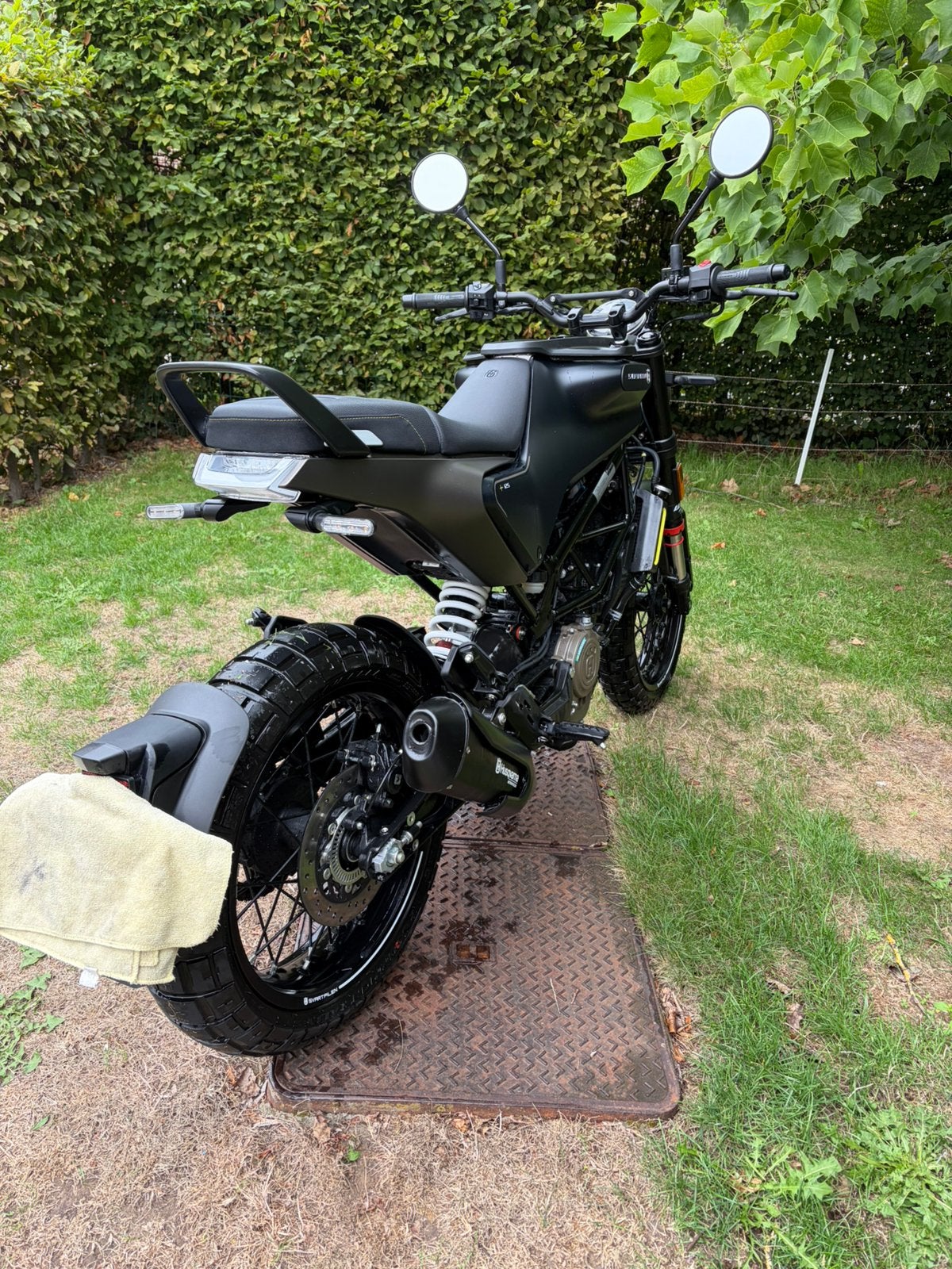 Husqvarna svartpilen 125cc, Motoren, Particulier