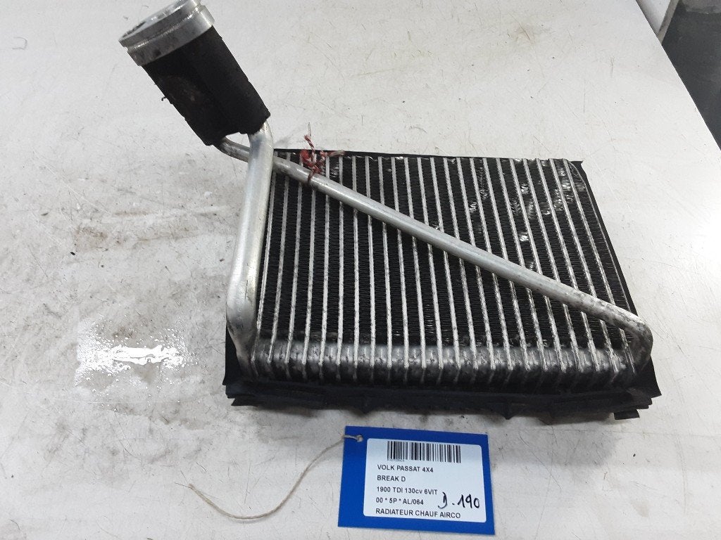 RADIATEUR AIRCO Volkswagen Passat Variant 4Motion (3B6), Gebruikt, Volkswagen, Volkswagen AG, Kundenbetreuung@volkswagen.de