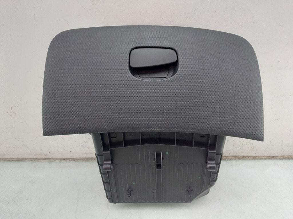 COMPARTIMENT A GANTS Clio IV (5R) (|681087499R|681087227R|), Renault, Utilisé, Peter-Huppertz-Straße 5
51063  Köln, DE, Dialog.deutschland@renault.de