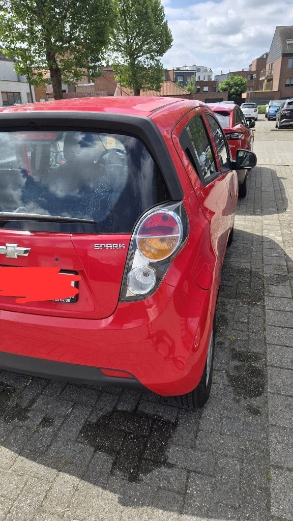 Chevrolet Spark 1.0 Petrol • 2011 • 140,749 km, Autos, Rouge, 50 kW, 939 kg, Noir