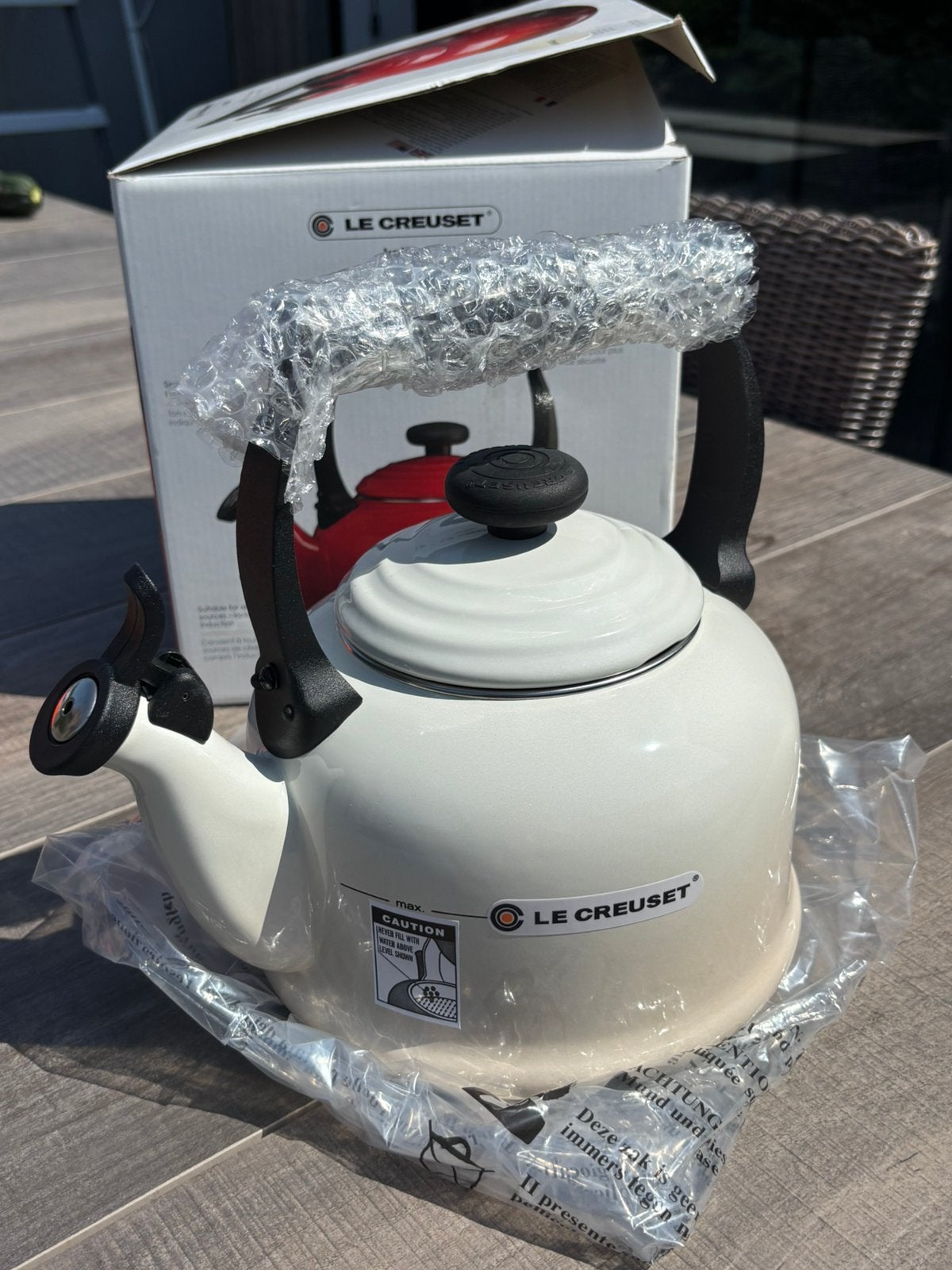 Le Creuset fluitketel 2,1 L Meringue (nieuw), Huis en Inrichting, Keuken | Keukenbenodigdheden, Overige typen, Nieuw, Wit, Le Creuset