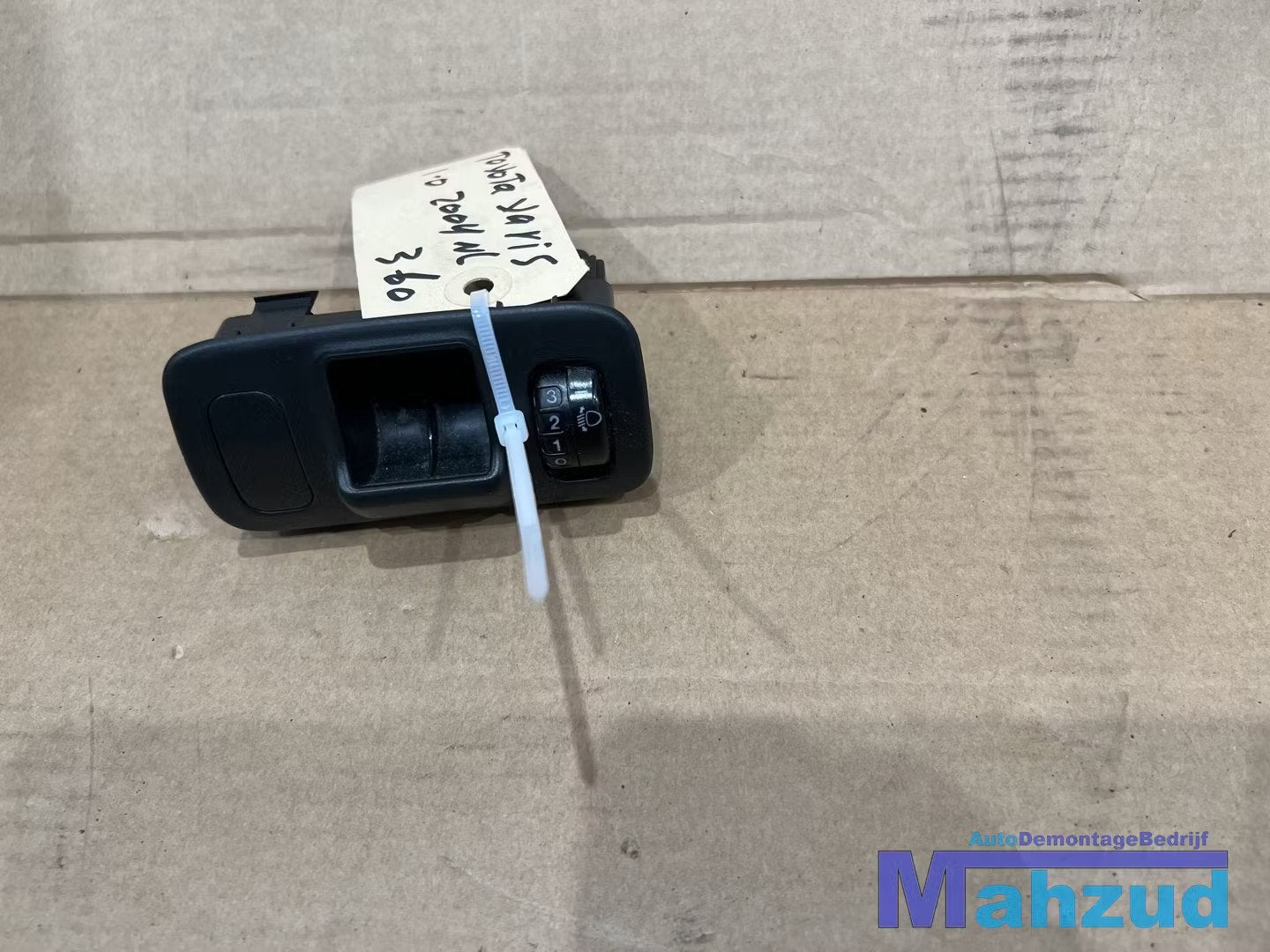 TOYOTA YARIS P1 Koplamp hoogteregeling schakelaar 1999-2005, Auto-onderdelen, Info@toyota.co.jp, Gebruikt, Toyota Motor Corporation