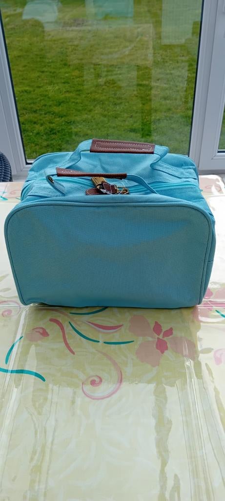 Grote hemelsblauwe beautycase met hangslot, Handtassen en Accessoires, Softcase, Blauw, Ophalen of Verzenden, Zo goed als nieuw