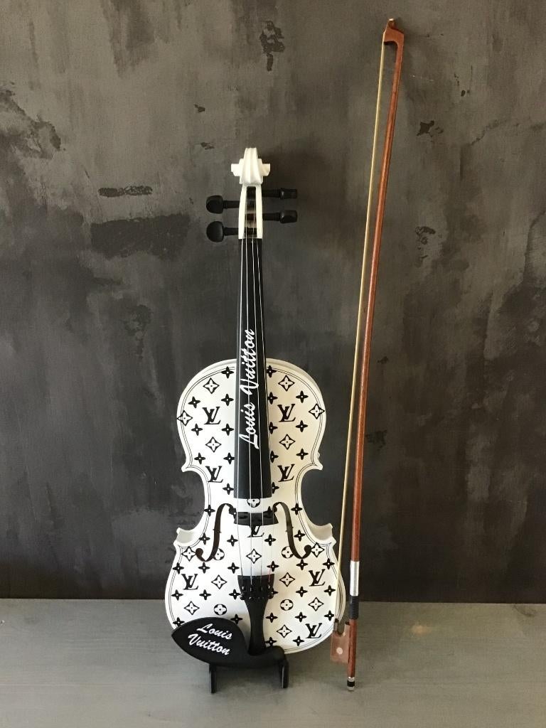 Violon 4/4 Louis Vuitton, Neuf, Violon, Avec valise, Enlèvement ou Envoi