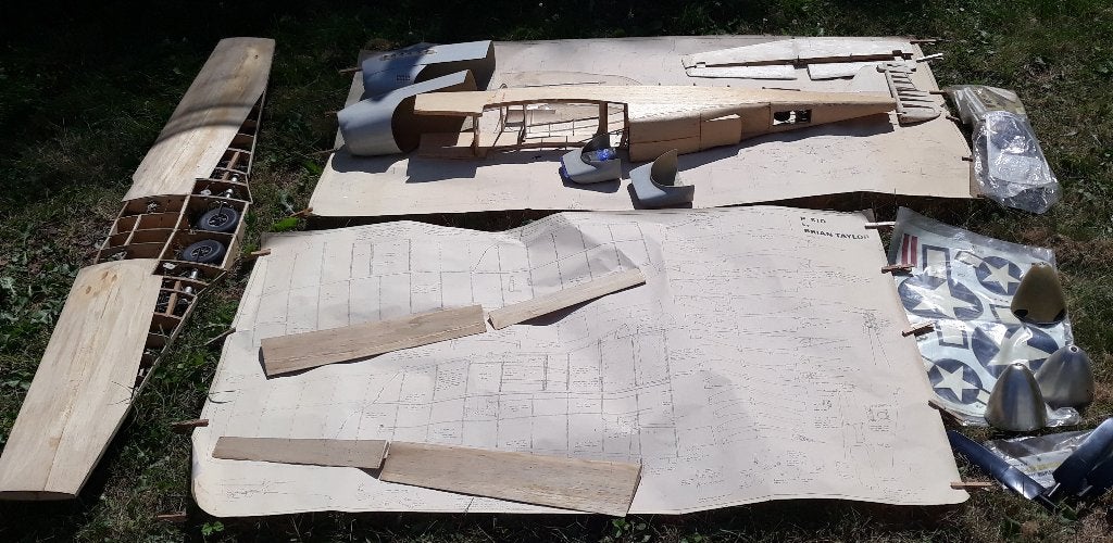 Beau projet de construction P-51D Mustang Brian Taylor, Hobby & Loisirs créatifs, Modélisme | Radiocommandé & Téléguidé | Avions