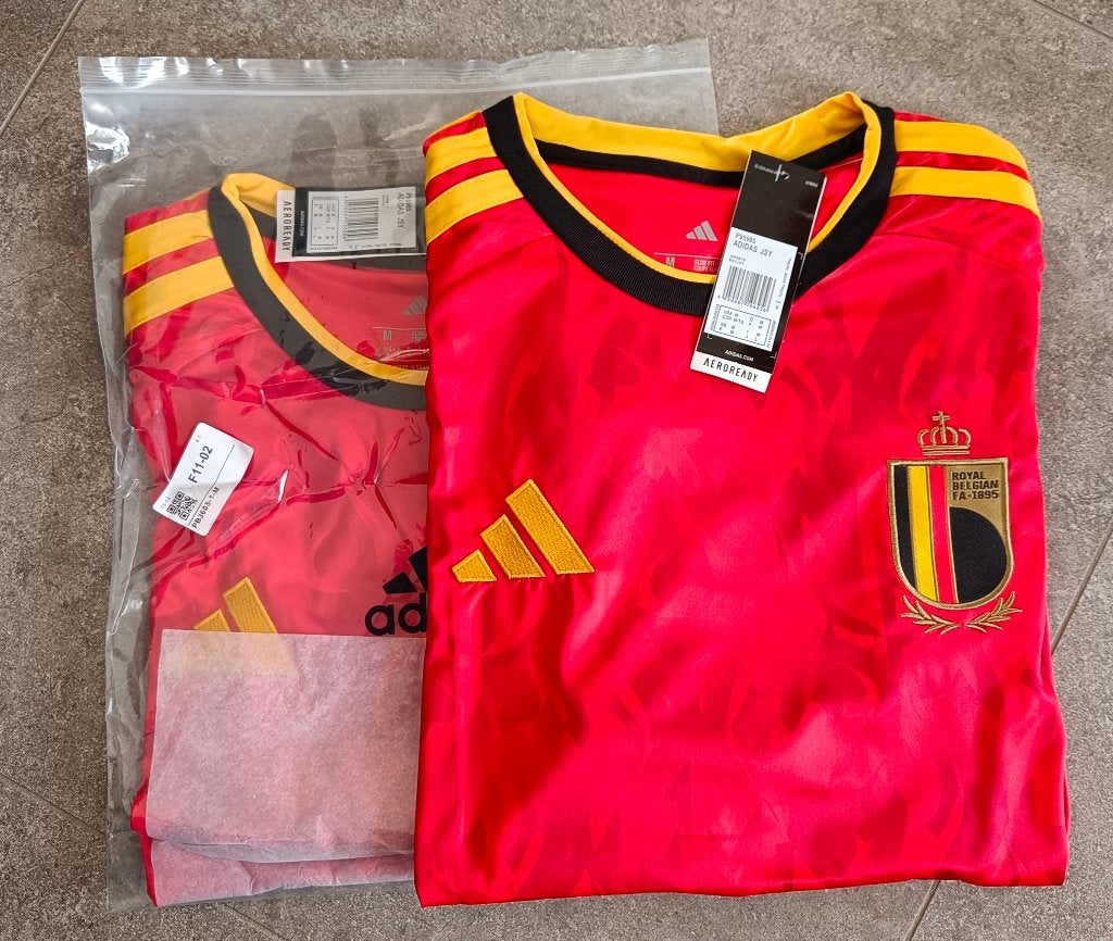 2 voetbalshirts WK 2026 maat M, Maat M, Ophalen of Verzenden, Nieuw, Shirt