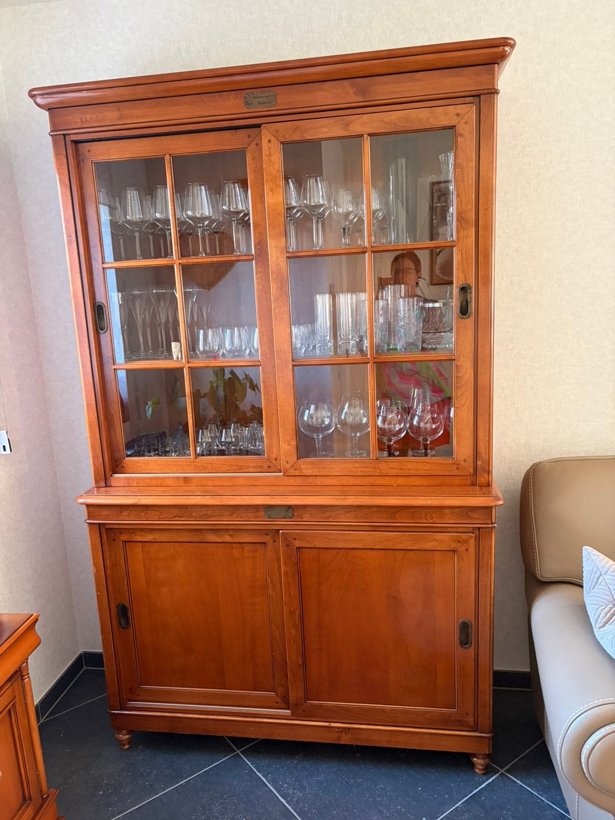 Eetplaats, Ophalen, Gebruikt, Dressoir: De la gouvernante Barkast: Armoire du maison, 8 stoelen of meer